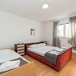 Διαμέρισμα Ema's Olive Garden 1 With Private Parking, Just 10 Minutes Drive From Sandy