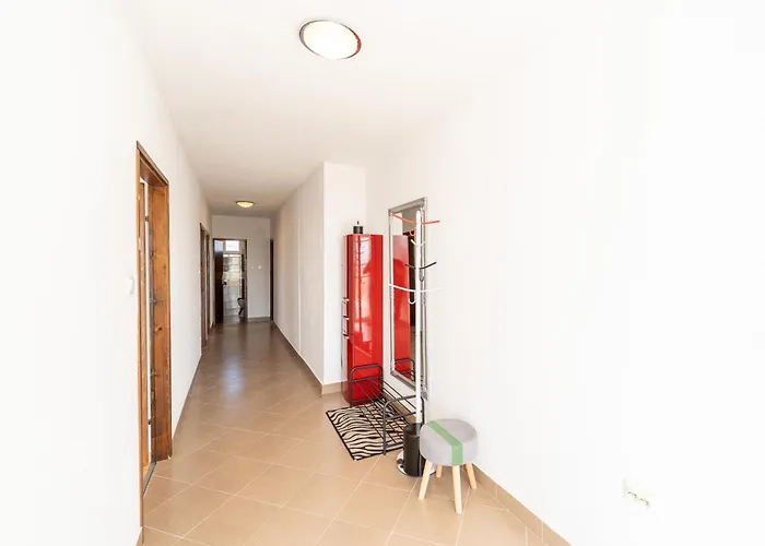 דירה Ema's Olive Garden 1 With Private Parking, Just 10 Minutes Drive From Sandy *