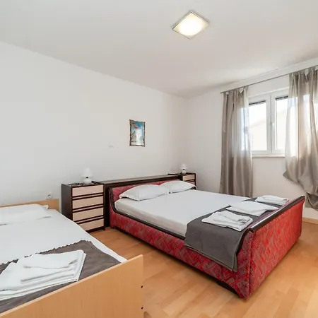 Apartman Ema's Olive Garden 1 With Private Parking, Just 10 Minutes Drive From Sandy